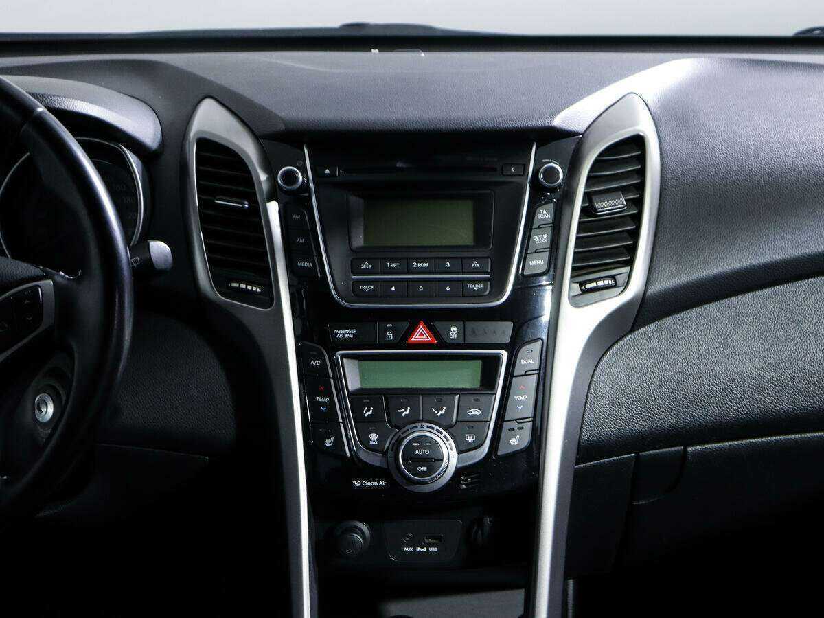 Hyundai i30, 2013 Фото №11