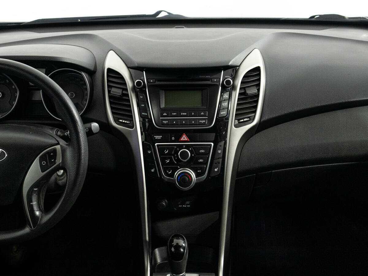 Hyundai i30, 2015 Фото №14