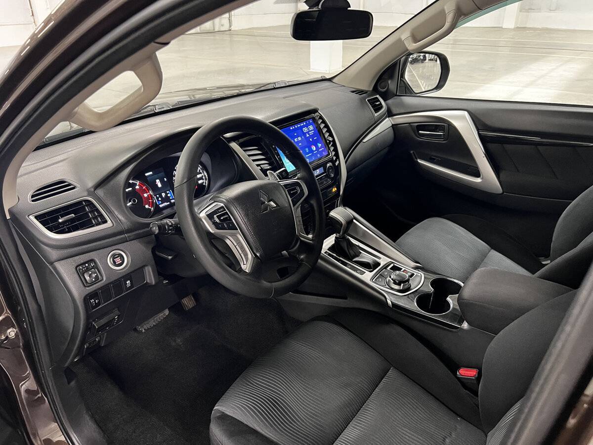 Mitsubishi Pajero Sport, 2018 Фото №15