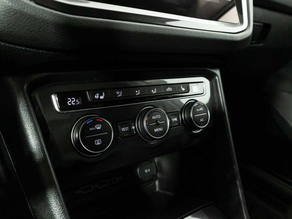 Volkswagen Tiguan, 2018 Фото №18