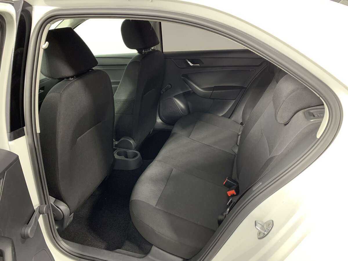 Skoda Rapid, 2017 Фото №12