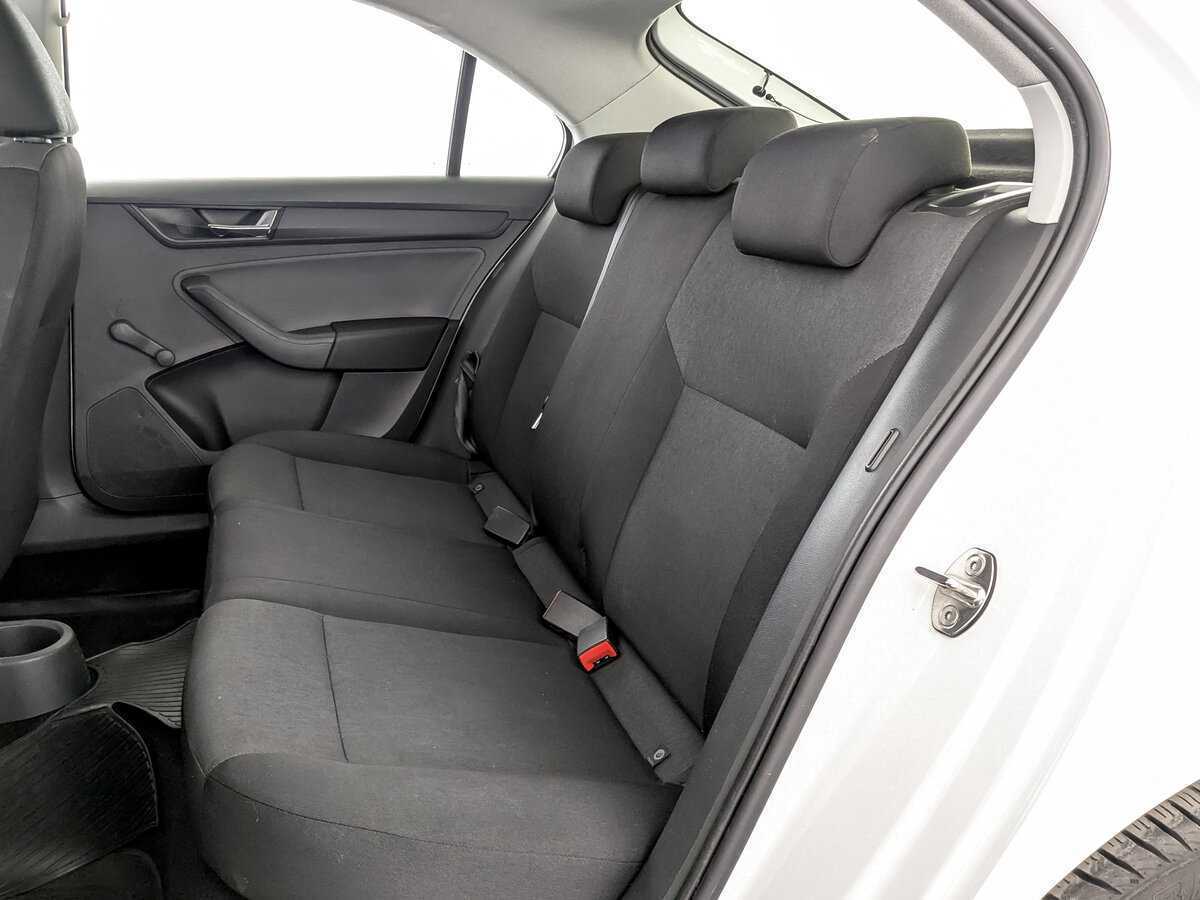 Skoda Rapid, 2017 Фото №12