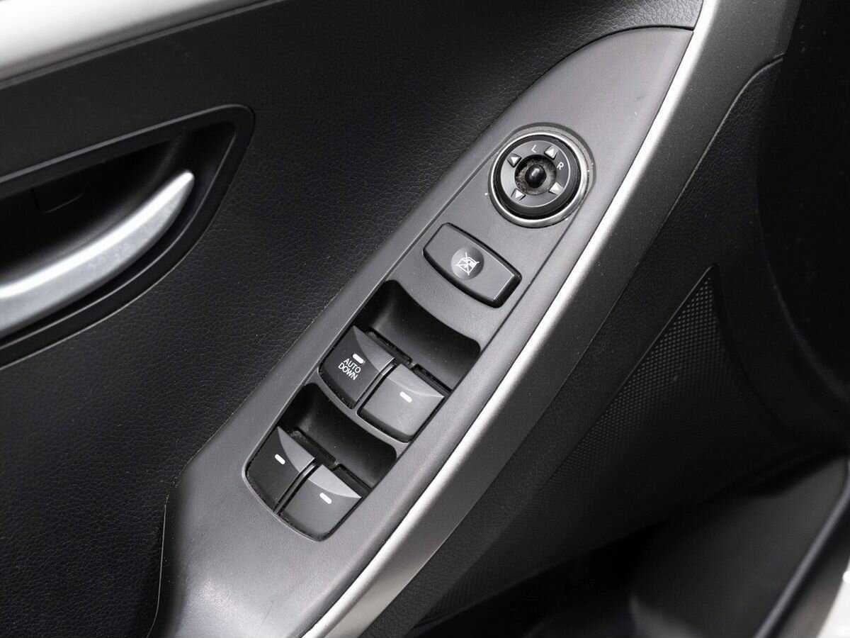 Hyundai i30, 2013 Фото №15