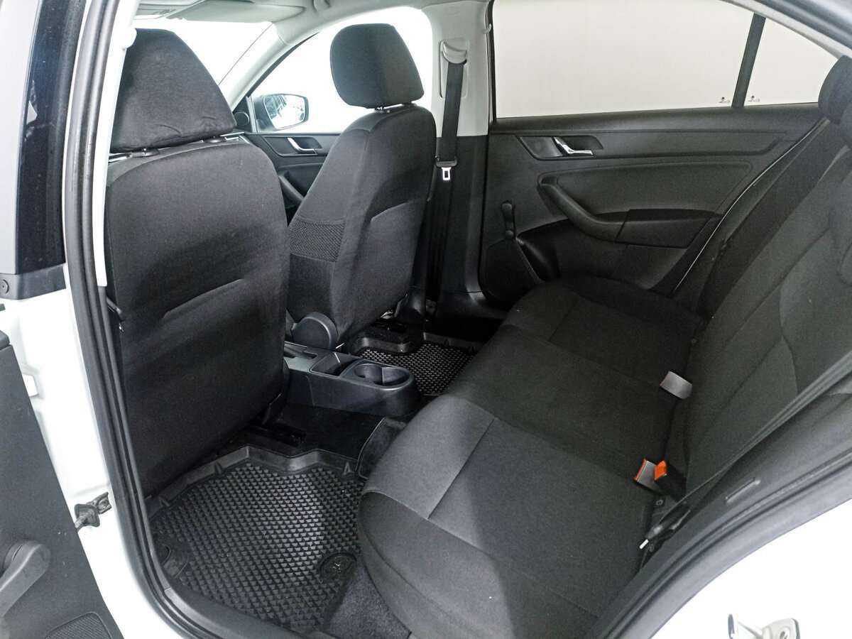 Skoda Rapid, 2017 Фото №12