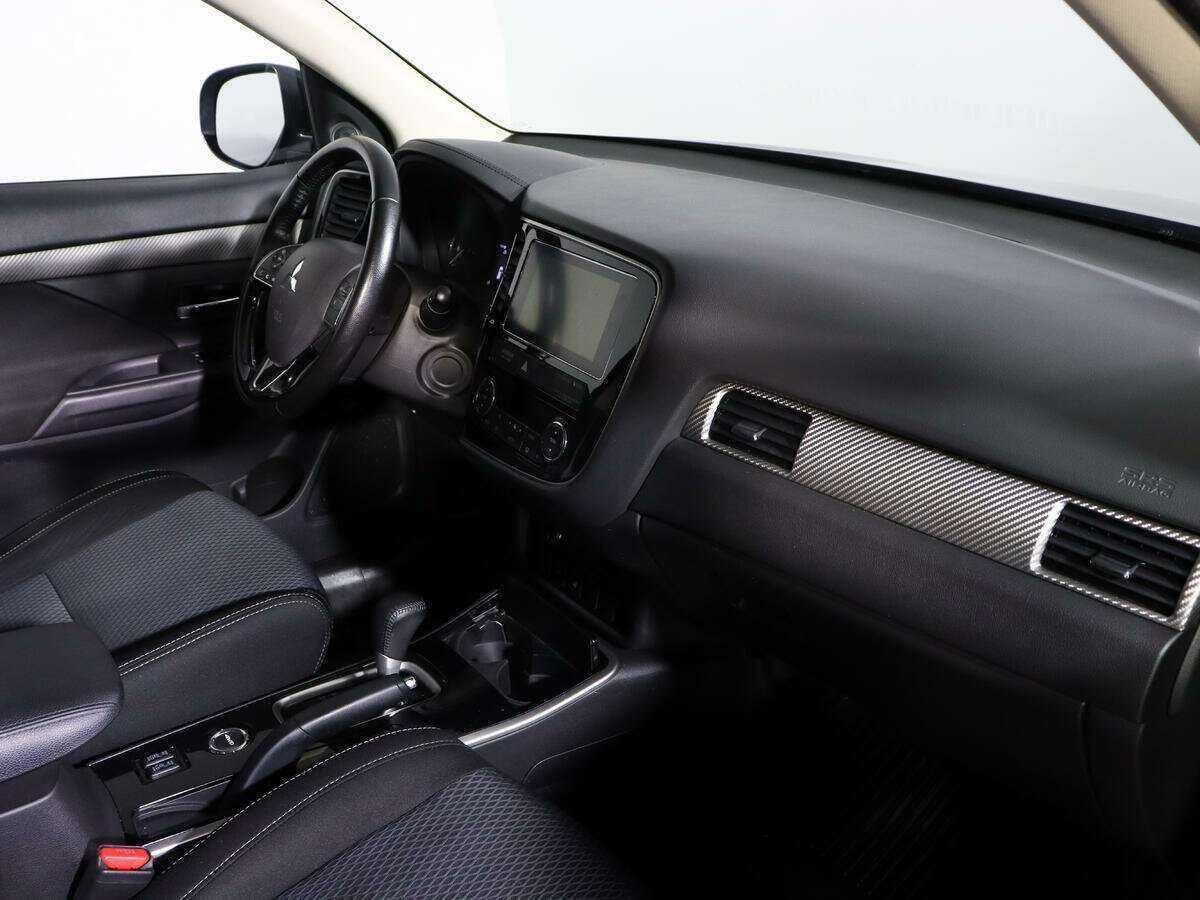 Mitsubishi Outlander, 2018 Фото №11