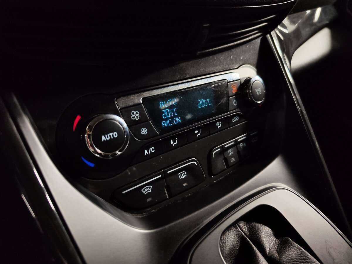 Ford Kuga, 2015 Фото №17