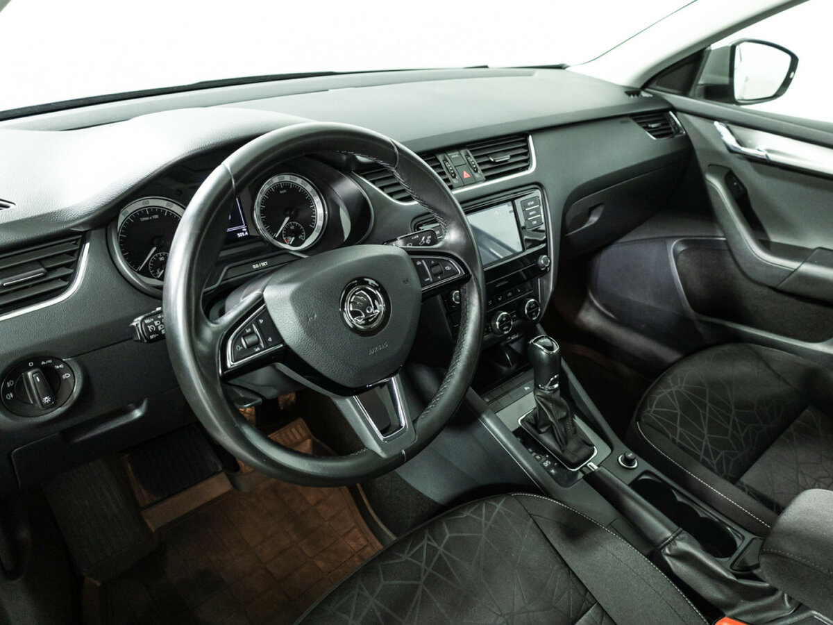 Skoda Octavia III (A7) Рестайлинг, 2019 Фото №11