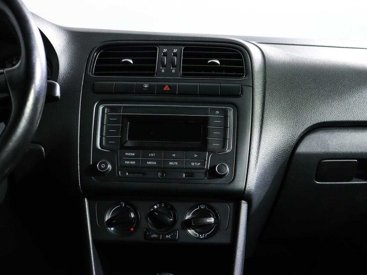 Volkswagen Polo, 2018 Фото №11