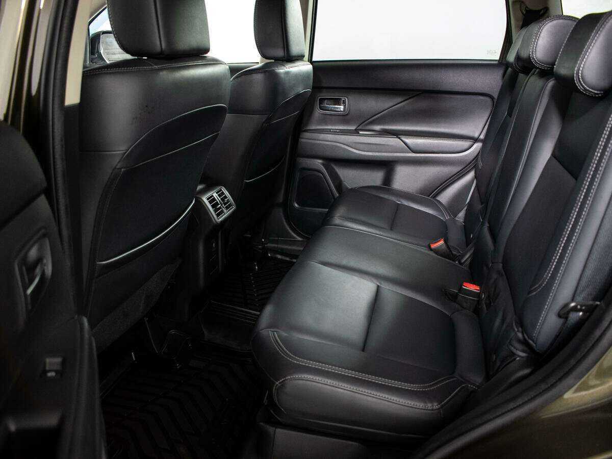 Mitsubishi Outlander, 2018 Фото №7