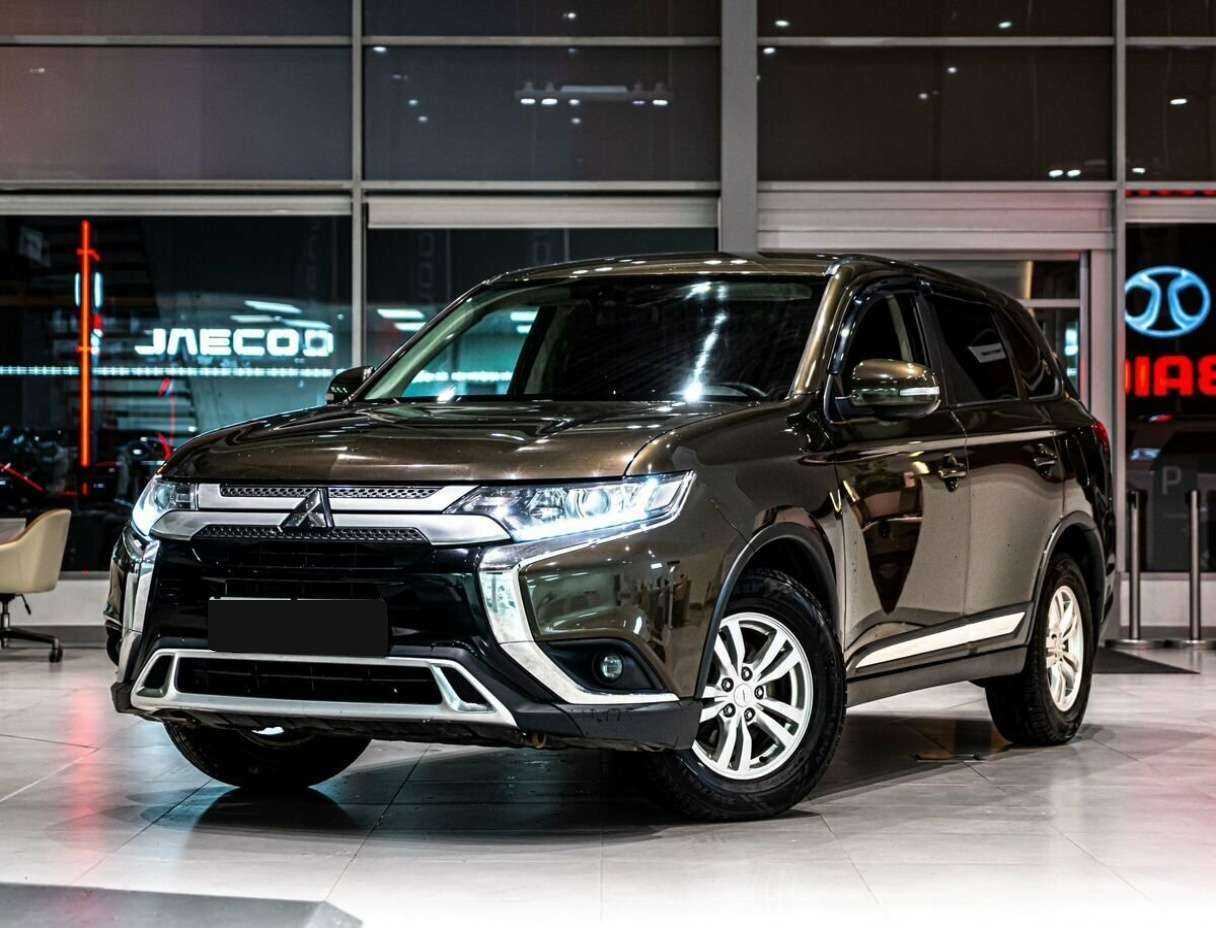 Mitsubishi Outlander, 2018 Фото №1