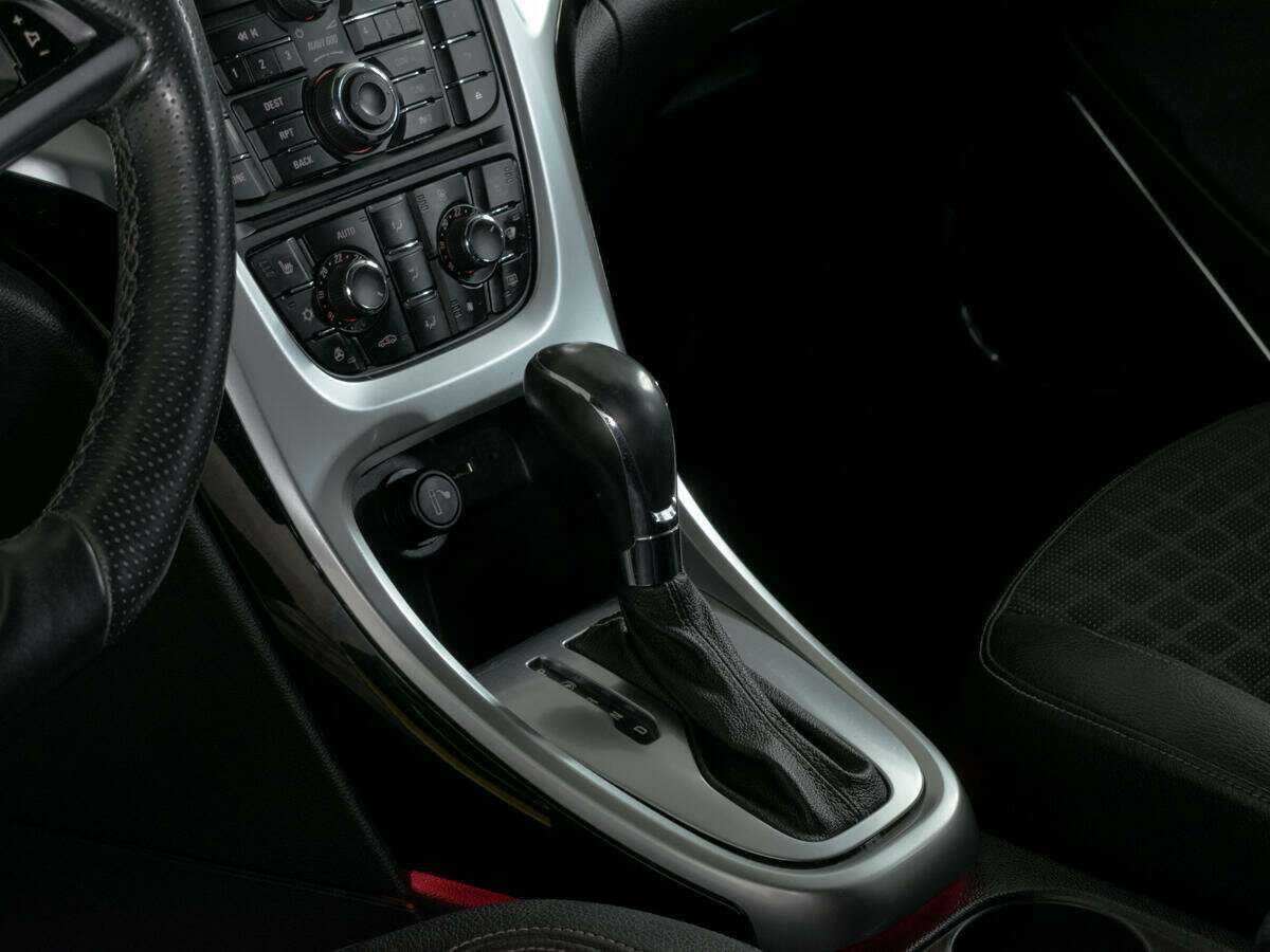 Opel Astra GTC, 2013 Фото №15