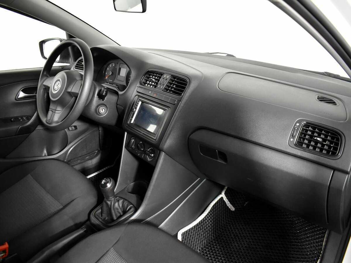 Volkswagen Polo, 2014 Фото №16