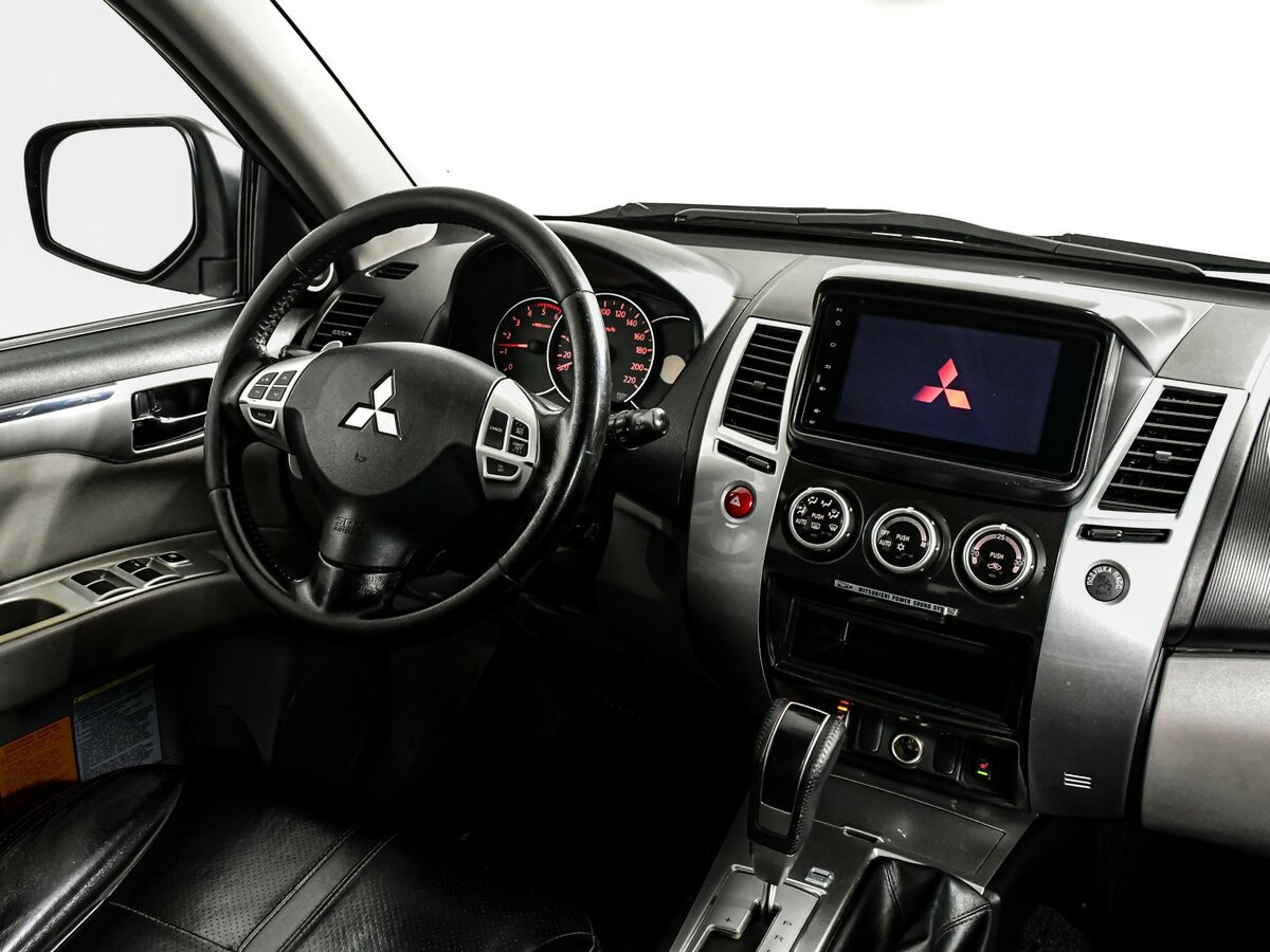 Mitsubishi Pajero Sport II Рестайлинг, 2013 Фото №7