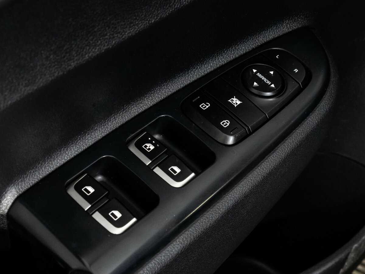 Kia Rio, 2018 Фото №18