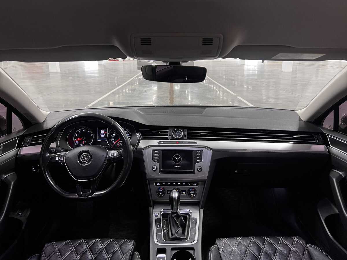 Volkswagen Passat, 2016 Фото №14
