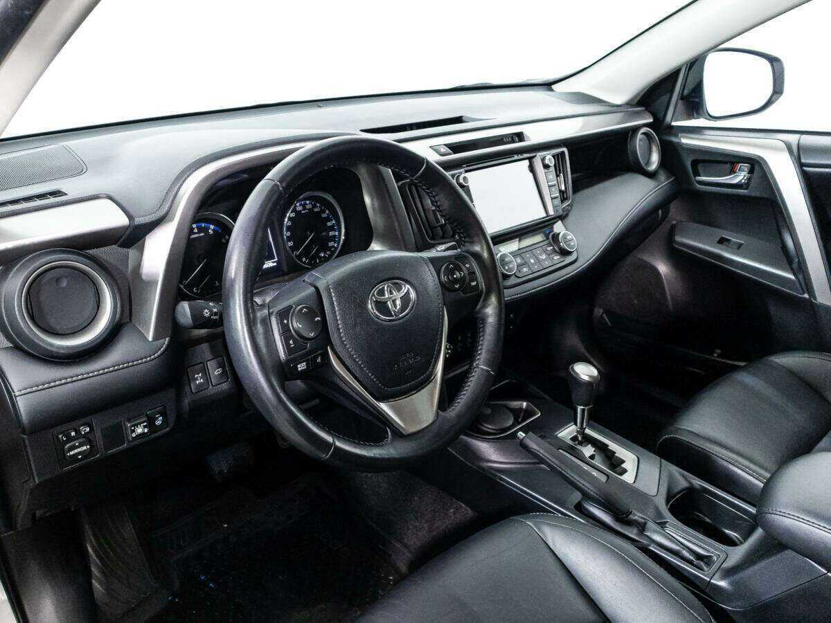 Toyota RAV4, 2018 Фото №11