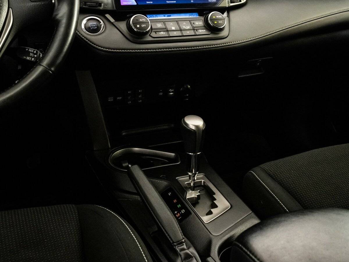 Toyota RAV4, 2018 Фото №12