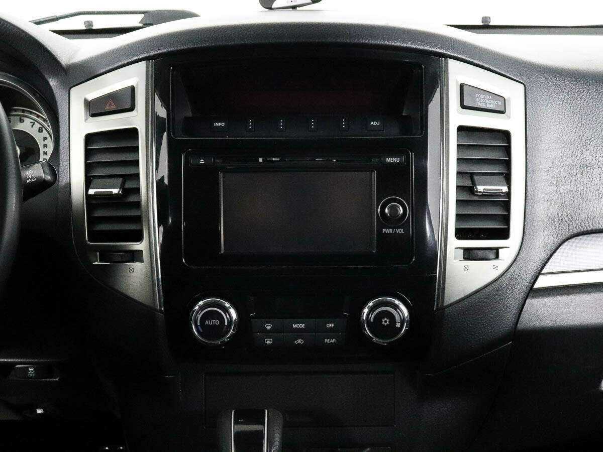 Mitsubishi Pajero, 2017 Фото №10