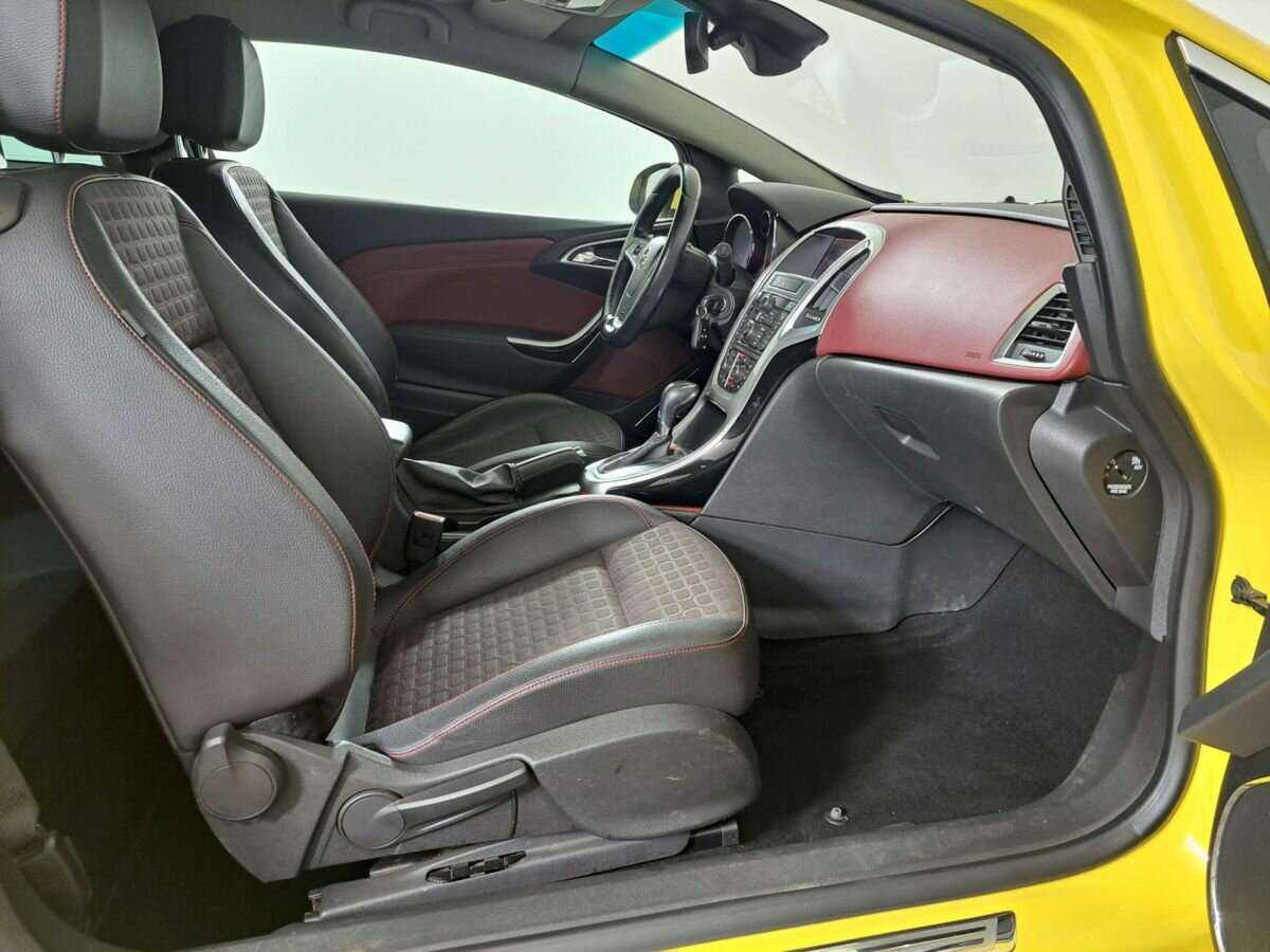 Opel Astra GTC, 2013 Фото №9