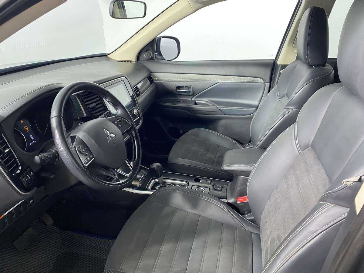Mitsubishi Outlander, 2021 Фото №8