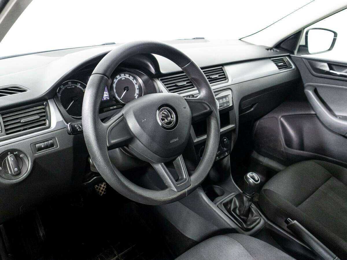 Skoda Rapid, 2017 Фото №11