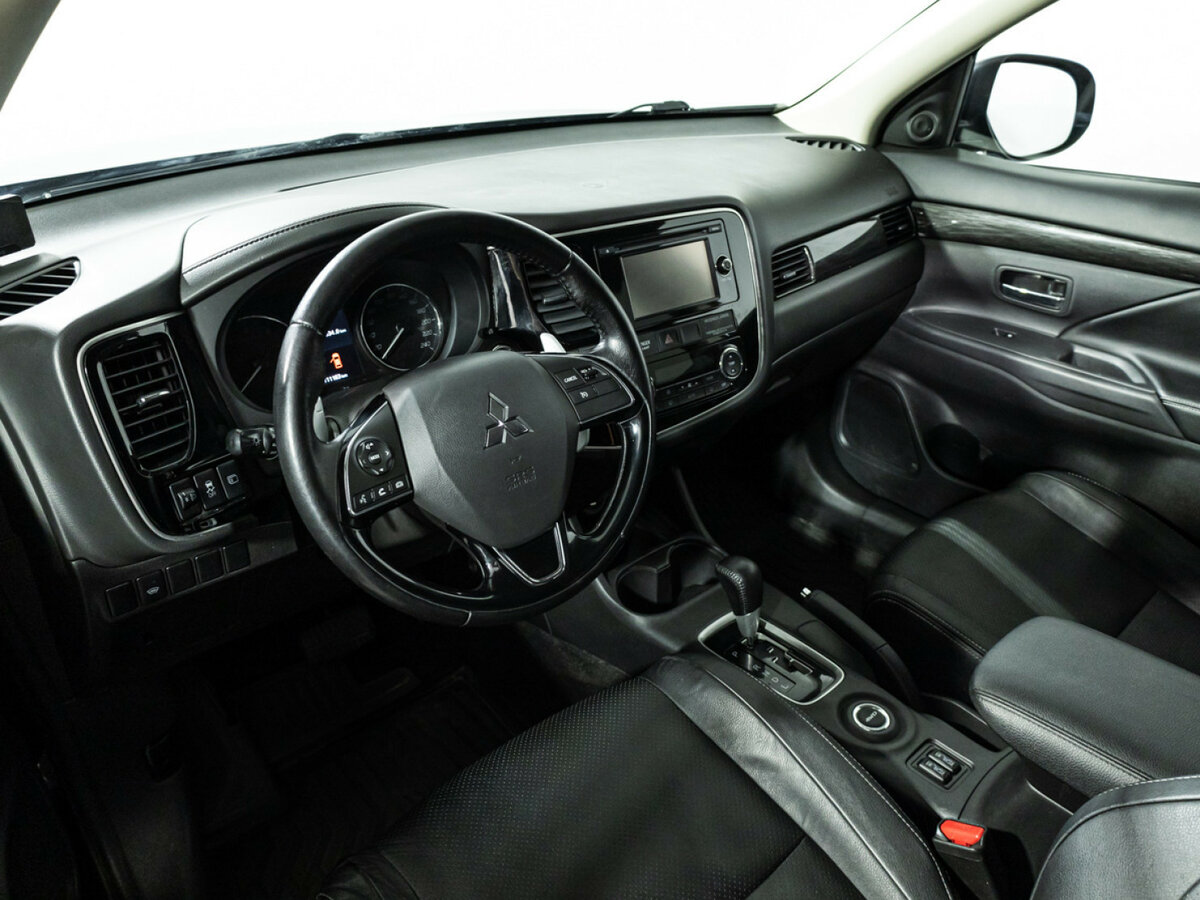 Mitsubishi Outlander III Рестайлинг 2, 2016 Фото №10