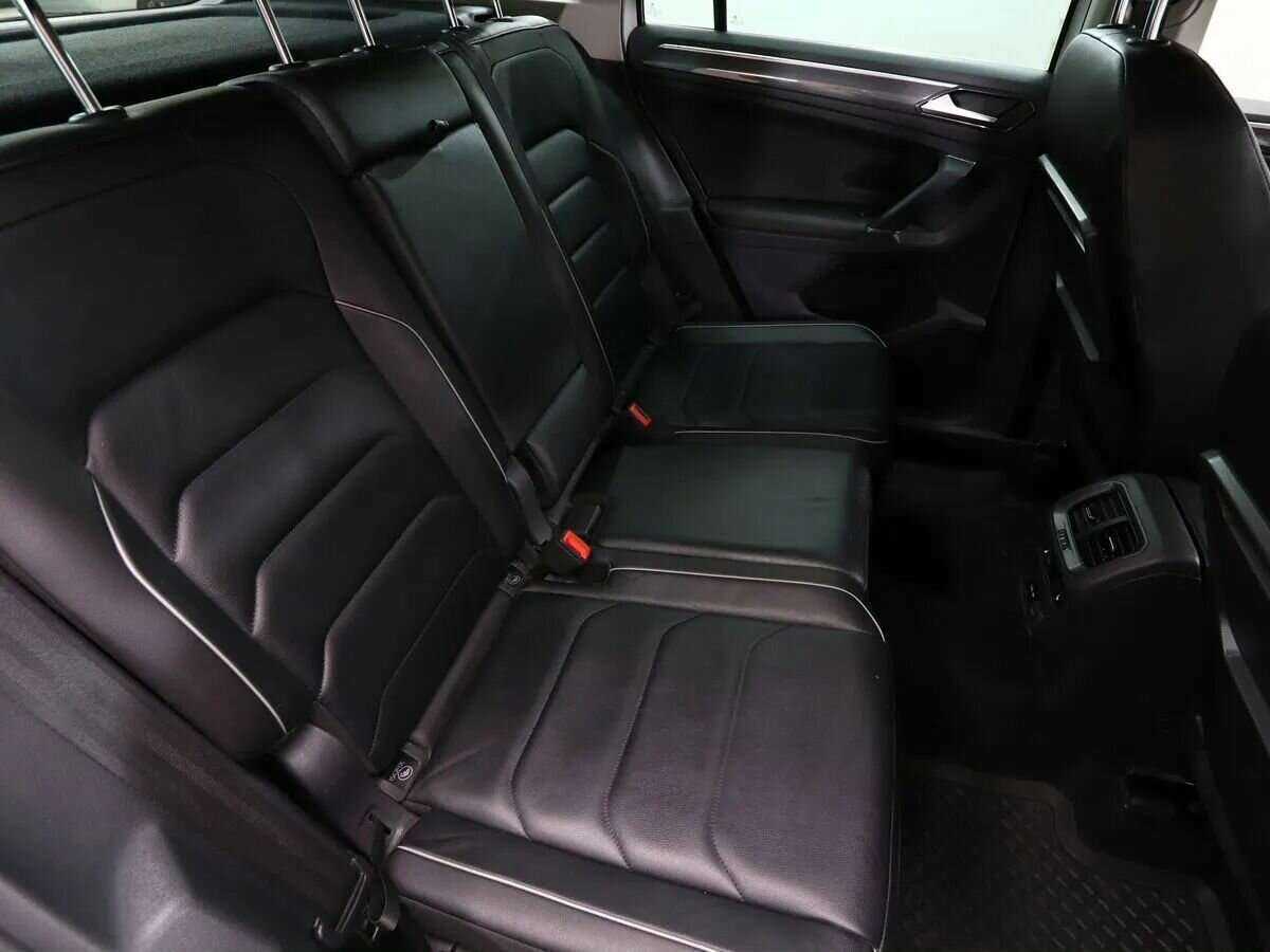 Volkswagen Tiguan, 2018 Фото №15