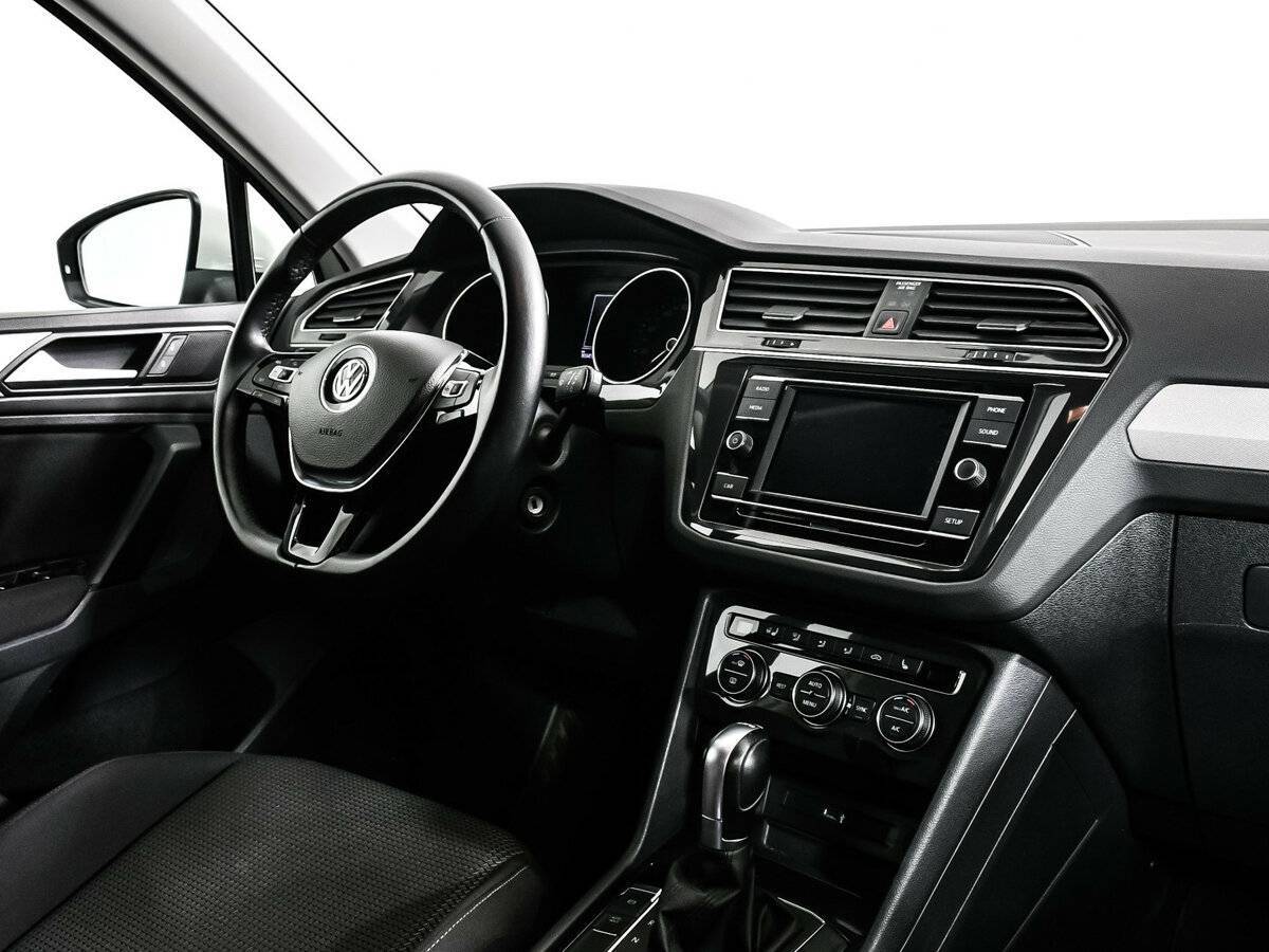 Volkswagen Tiguan, 2018 Фото №9