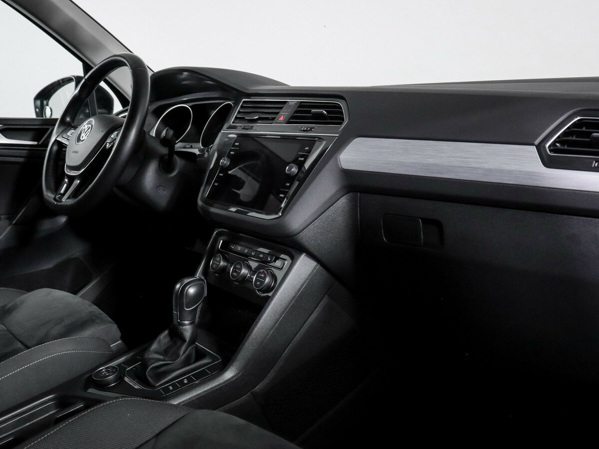 Volkswagen Tiguan II, 2018 Фото №7