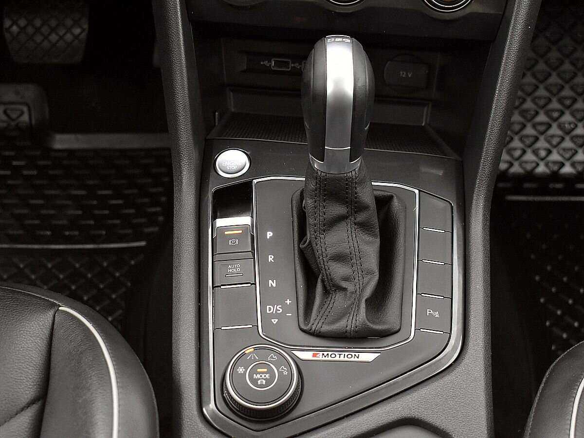 Volkswagen Tiguan, 2018 Фото №15