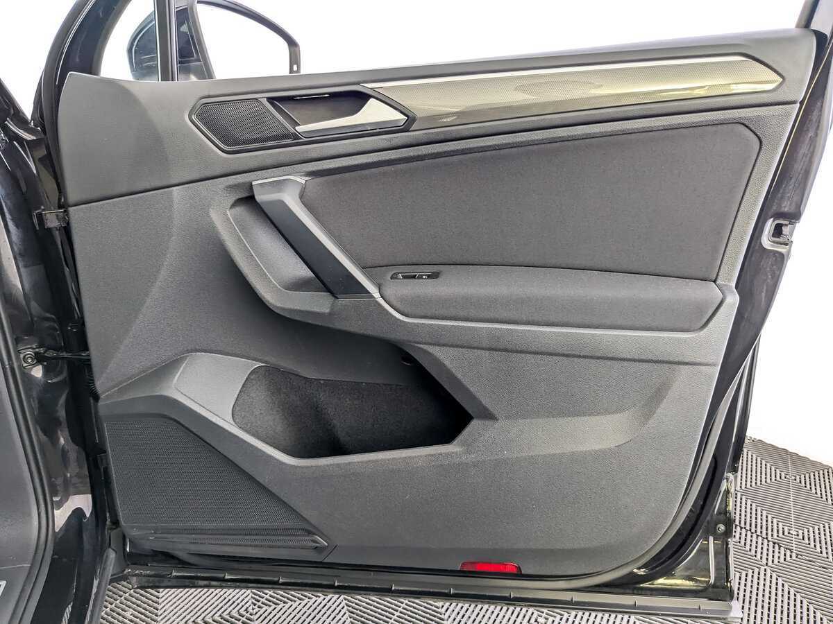 Volkswagen Tiguan, 2019 Фото №20