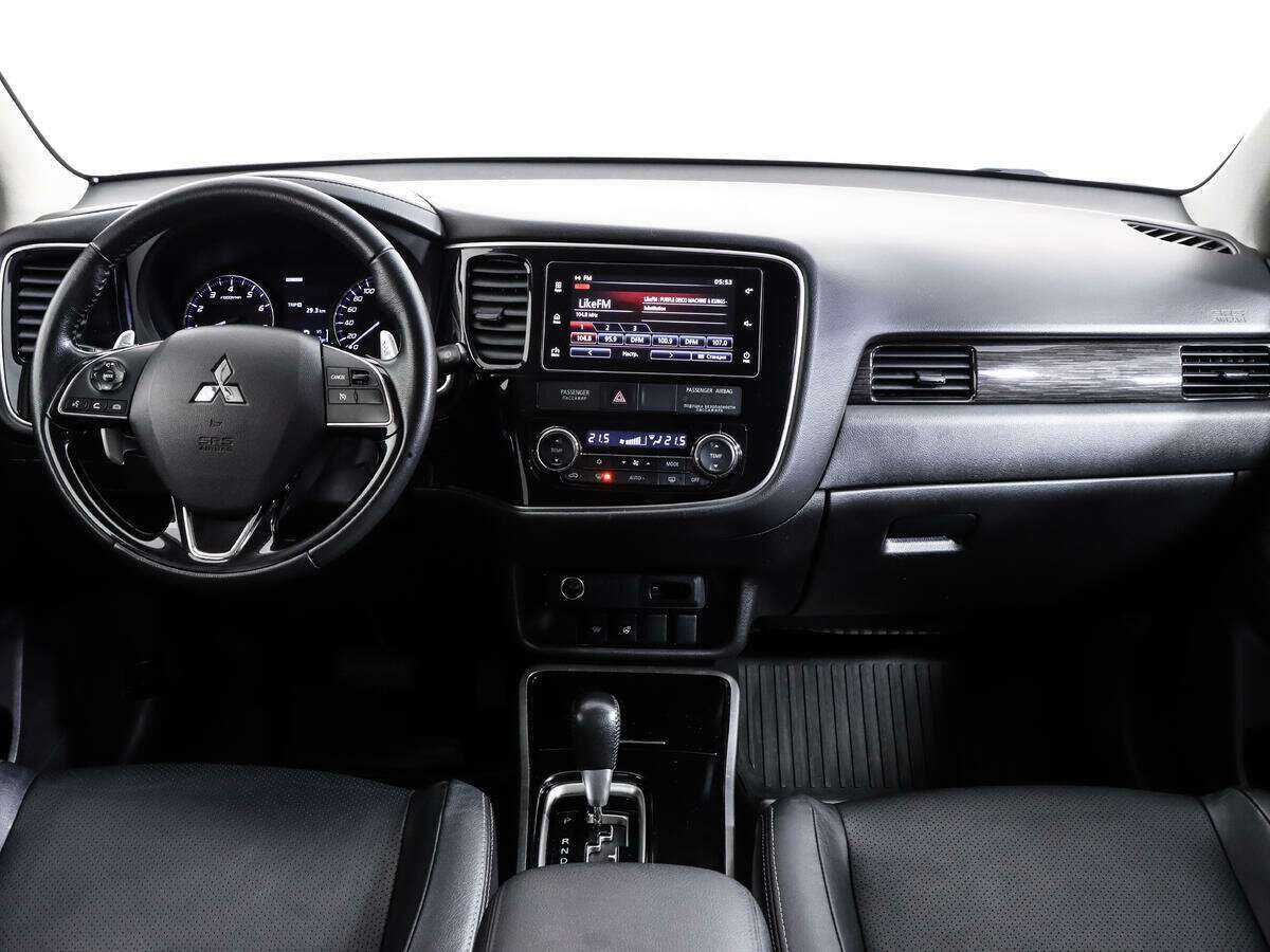 Mitsubishi Outlander, 2018 Фото №8