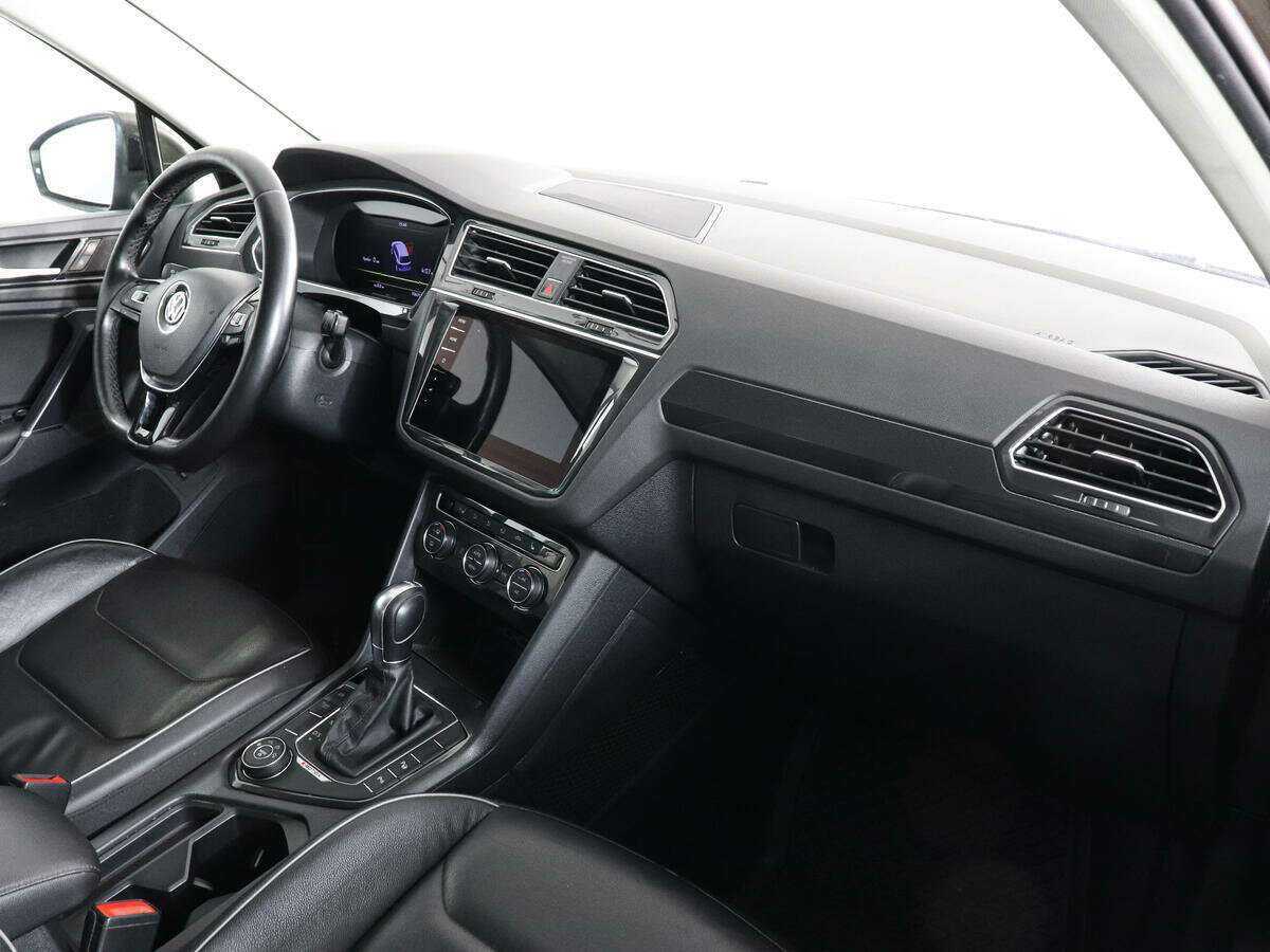 Volkswagen Tiguan, 2018 Фото №6