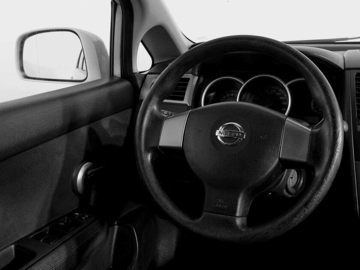 Nissan Tiida, 2013 Фото №13