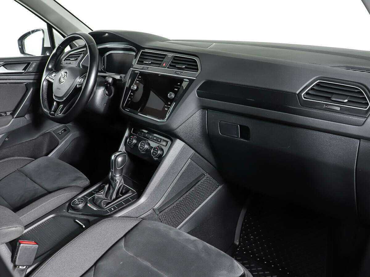 Volkswagen Tiguan, 2018 Фото №9