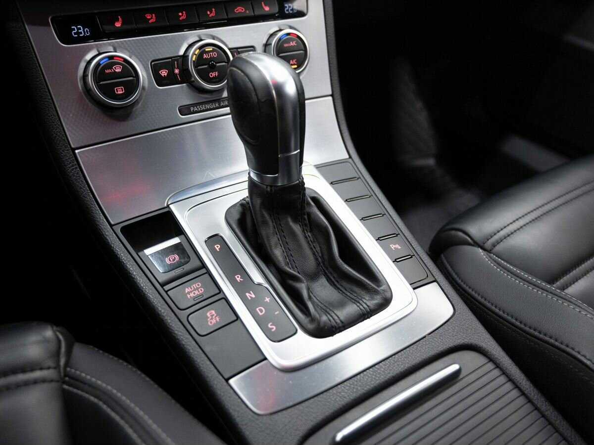 Volkswagen Passat CC, 2013 Фото №24