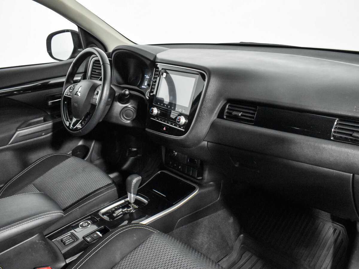 Mitsubishi Outlander, 2021 Фото №14