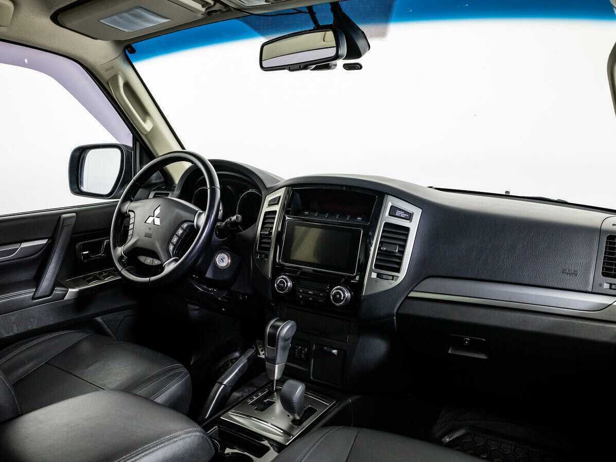 Mitsubishi Pajero, 2017 Фото №9
