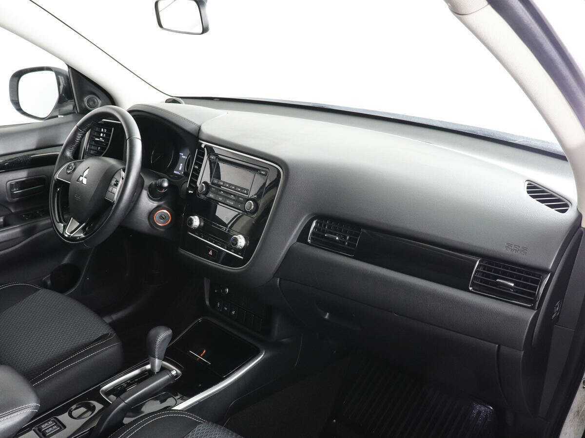 Mitsubishi Outlander, 2020 Фото №8