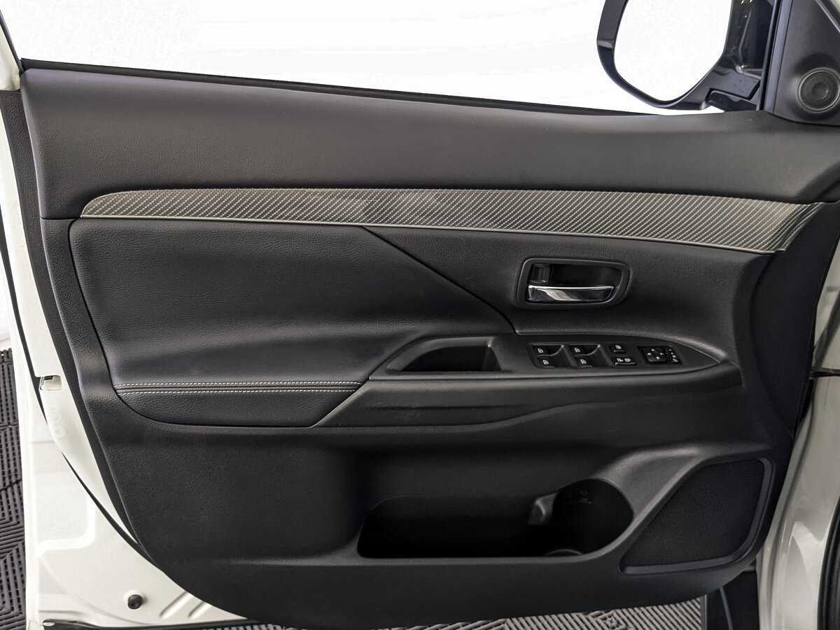 Mitsubishi Outlander, 2021 Фото №15