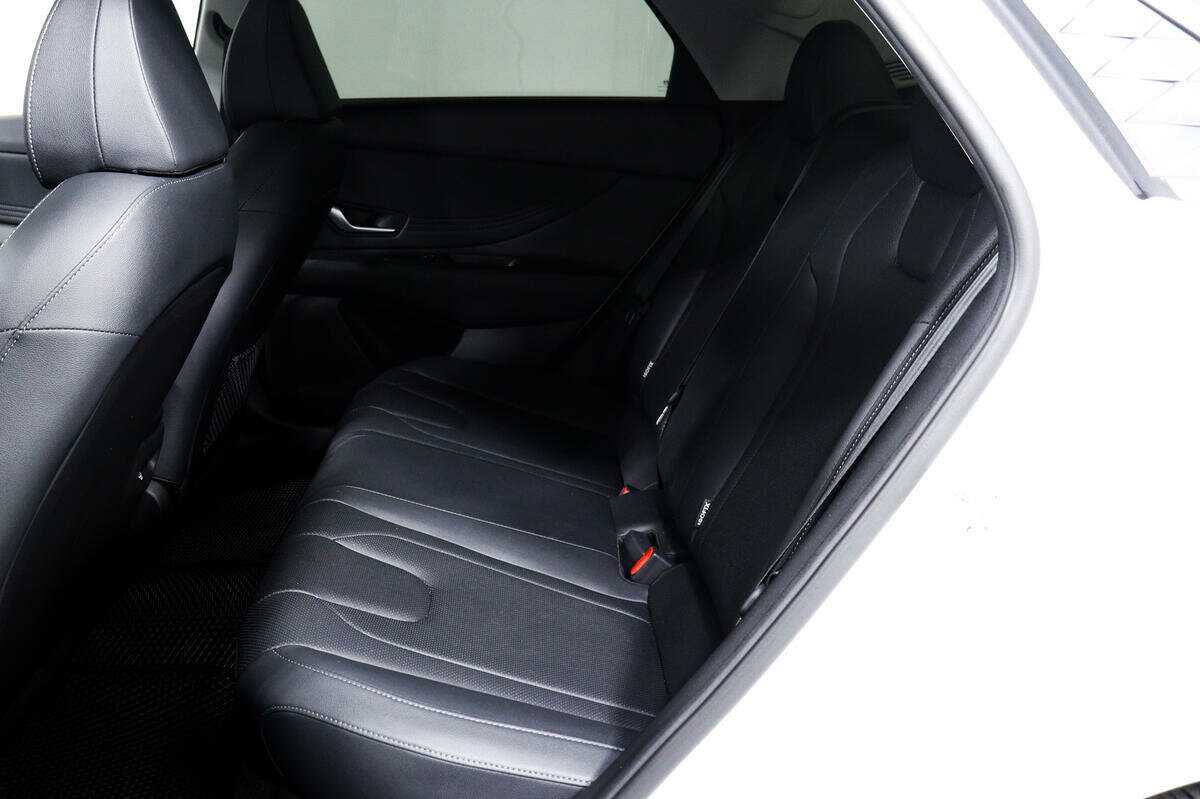 Hyundai Elantra, 2023 Фото №12