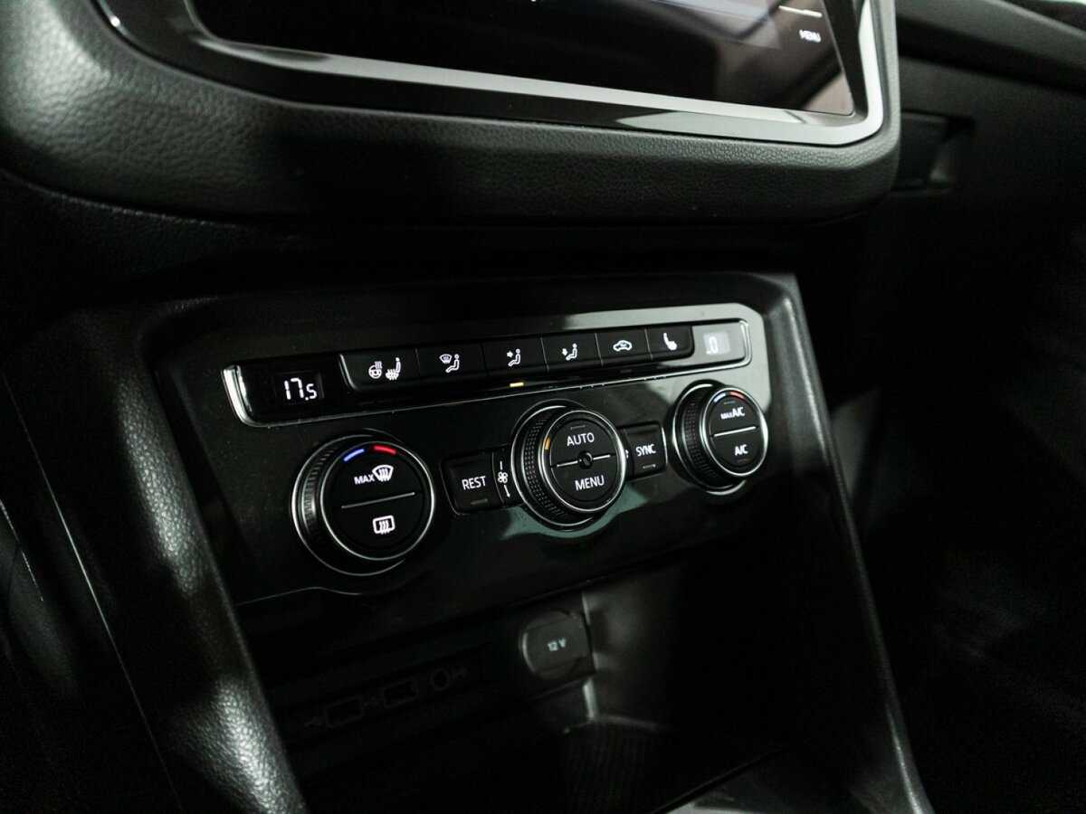 Volkswagen Tiguan, 2019 Фото №17