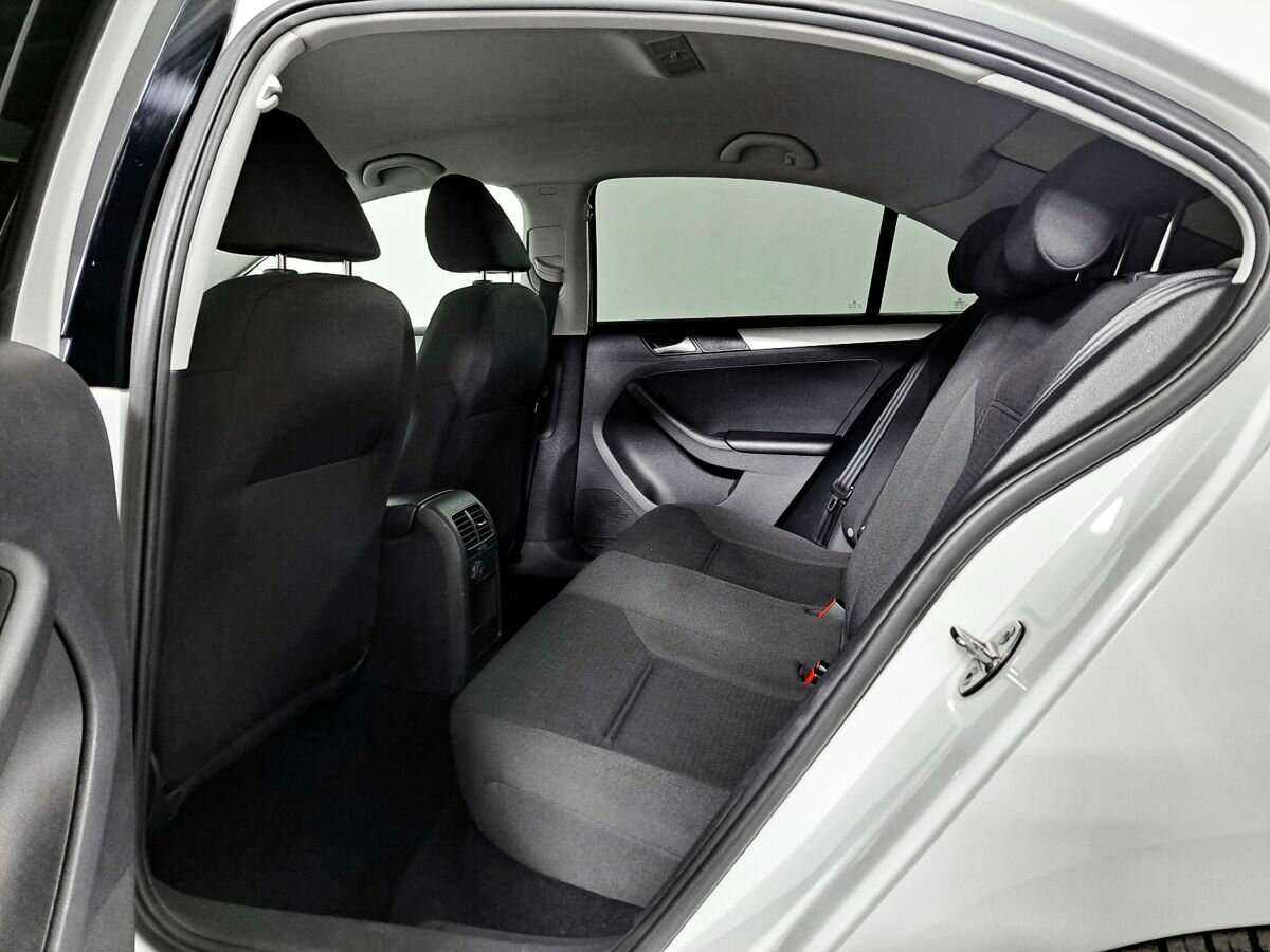 Volkswagen Jetta, 2018 Фото №9