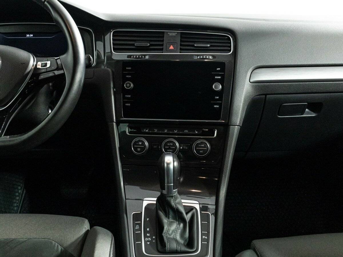 Volkswagen Golf, 2018 Фото №14