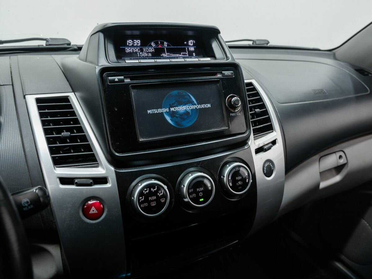 Mitsubishi Pajero Sport, 2014 Фото №18