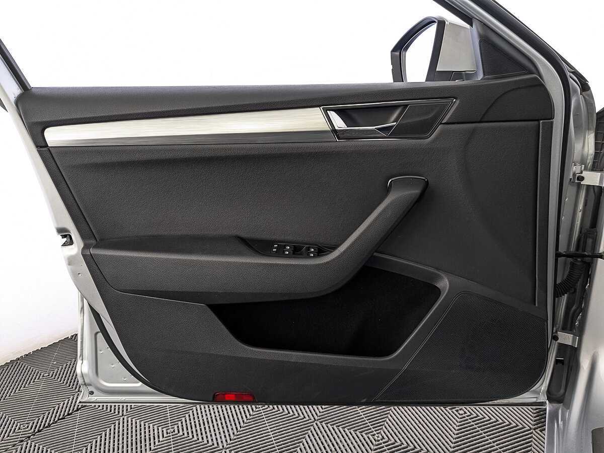 Skoda Superb, 2021 Фото №18