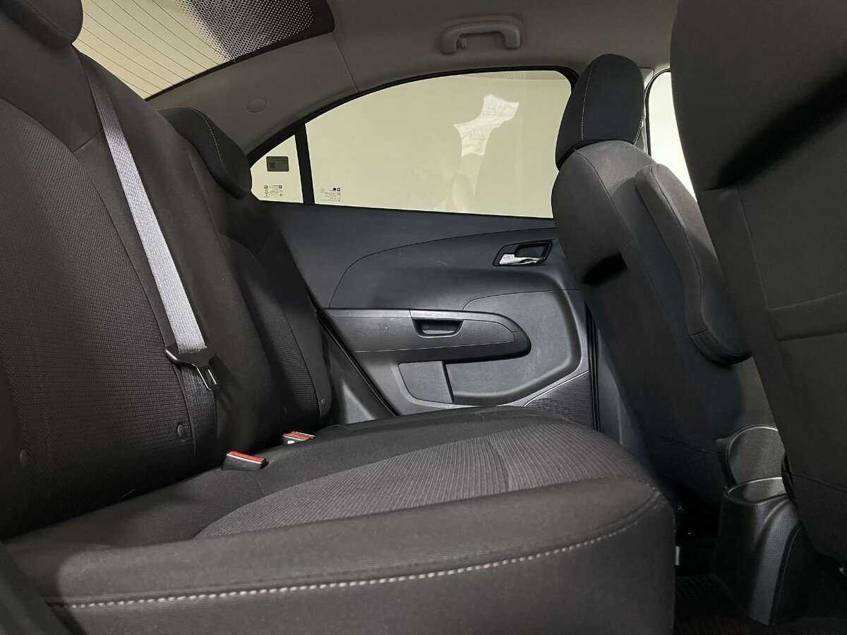 Chevrolet Aveo, 2015 Фото №14