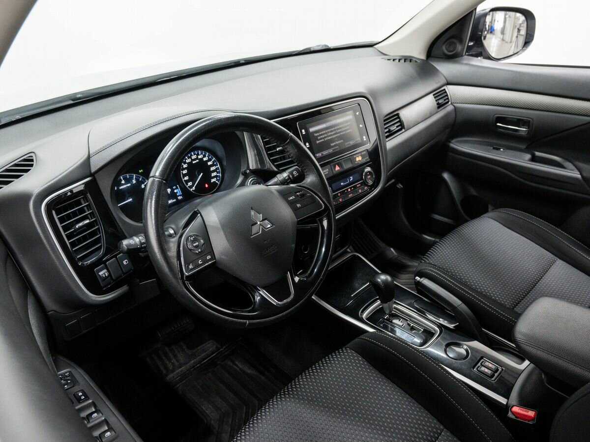 Mitsubishi Outlander, 2018 Фото №13