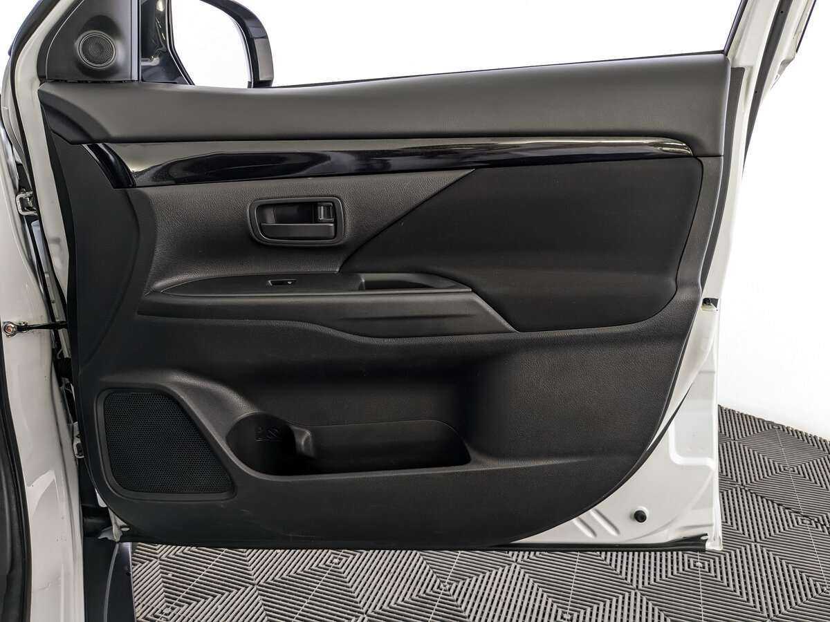 Mitsubishi Outlander, 2019 Фото №21