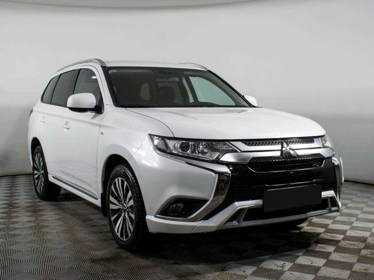 Mitsubishi Outlander, 2022 Фото №3